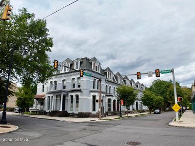 53 W Union St