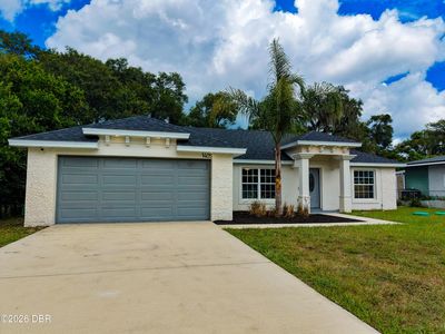 1405 E Voorhis Ave
