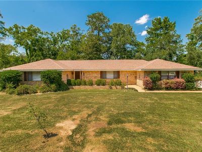 1018 Esterbrook Rd