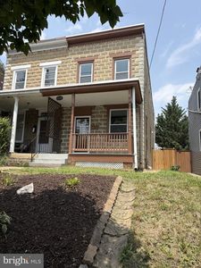 223 E 5th St