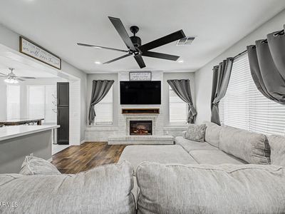 8636 W CINNABAR Avenue