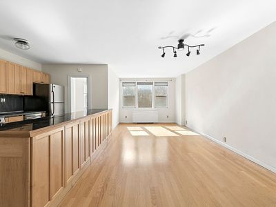 201 E 36th St APT 9F