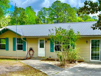 121 ROBERTS Boulevard