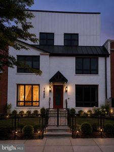 1420 Staples St NE APT 1
