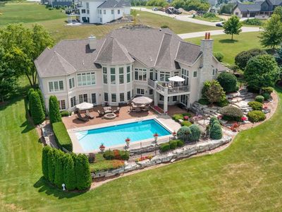 W263N6269 Ridge DRIVE