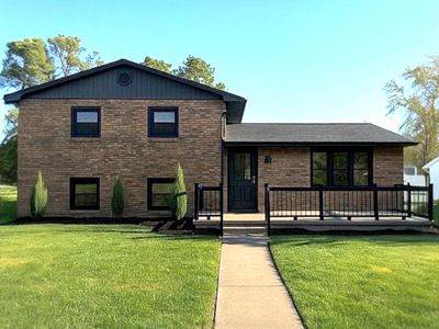 1103 W 10th St