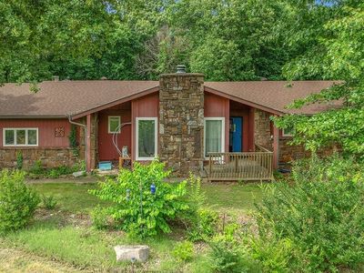 2 Dulverton Dr