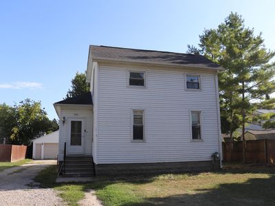201 E Calumet St