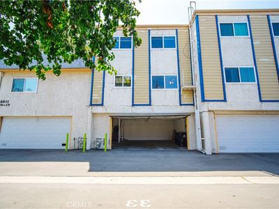 8851 Independence Ave APT 33