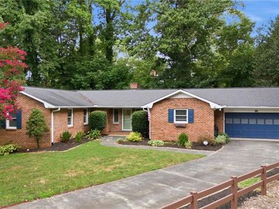 4404 Eagles Nest Dr