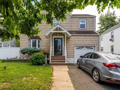 896 Maurice Ave