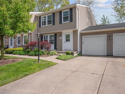 Property at 7396 S Chestnut Commons Dr, Mentor, OH