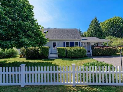 6 Christopher St