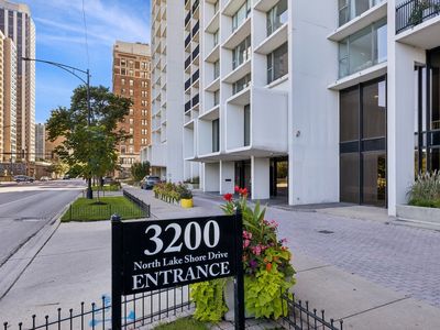 3200 N Lake Shore Dr APT 2402