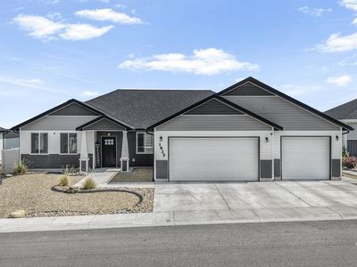 1825 Deerfield Way