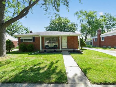 512 Redwood Dr