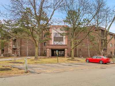 1002 Castilian Ct APT 302