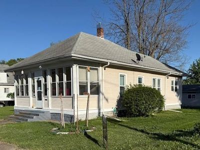 Property at 415 W 2nd St, Beardstown, IL