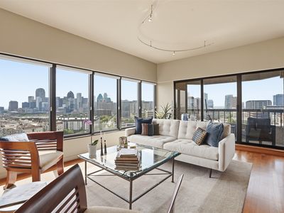 3030 McKinney Ave APT 1606