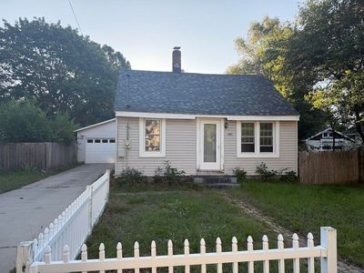 2744 Huizenga St