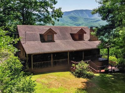 549 Geneva Ln