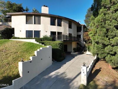 1742 Hill Dr