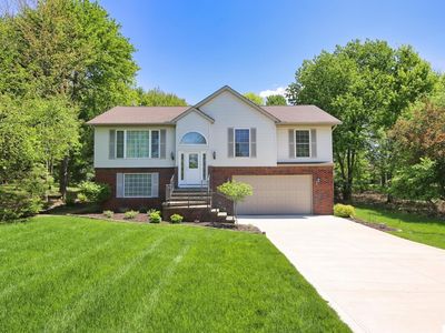 2568 Apple Valley Dr