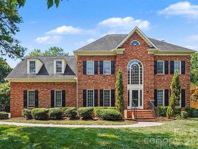 7708 Red Oak Ln
