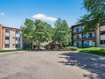 401 E Burnsville Pkwy APT 124