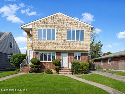 121 Evergreen Ave