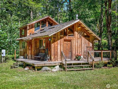 2687 Center Road