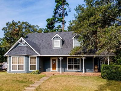 309 Lakefront Dr