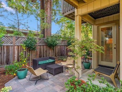 3204 Villa Lane