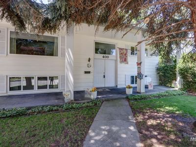 400 Evergreen Dr