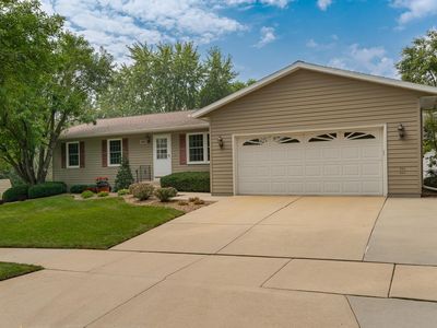 642 Chalet Dr NW