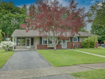 145 Robin Ln