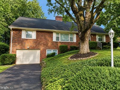 1039 Midland Ave