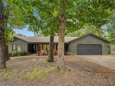 34 Mayfair Dr