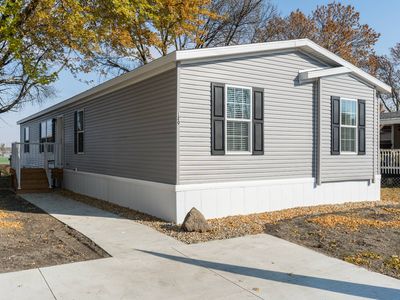 120 Kingsway Dr #120