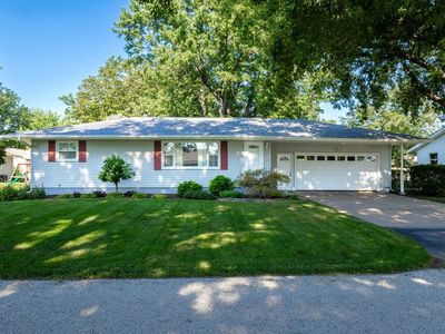 Property at 727 Hawthorne Ct, Geneseo, IL