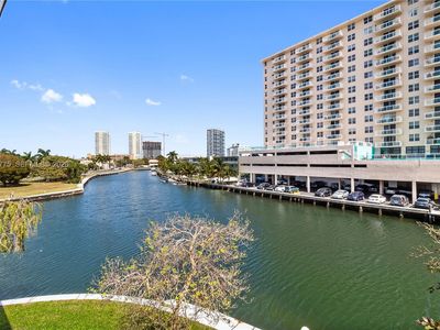 450 Paradise Isle Blvd APT 302