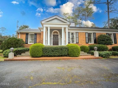 4889 Brittany Dr