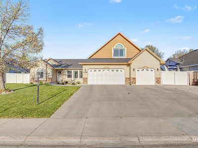 2726 S Banner Ct