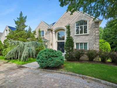 4 Centennial Ct