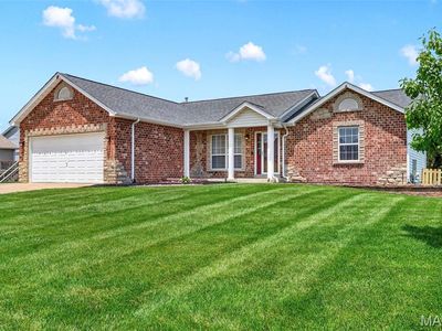 Property at 5 Glen Forest Ct, Troy, MO