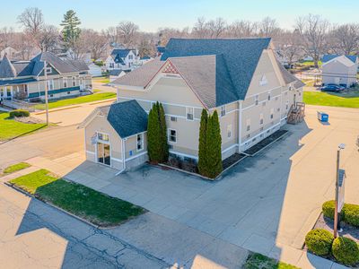 400 N Main St