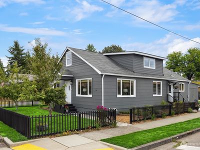302 E Gilman Avenue