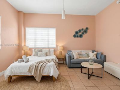 255 W 24th St APT 107