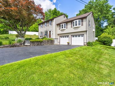 Property at 4 Lee Circle, Bloomfield, CT