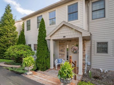 33 Waterside Dr